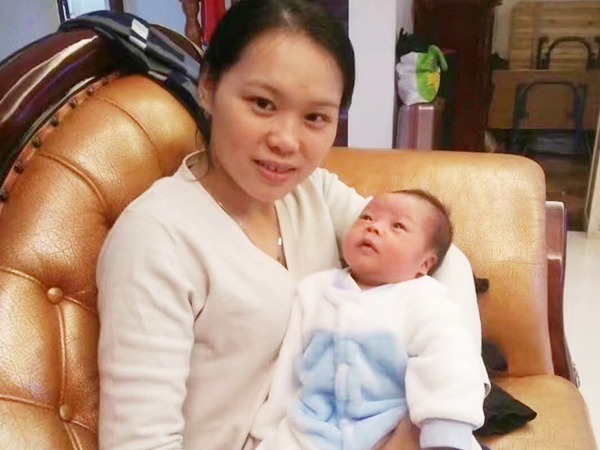 月嫂楊小英對寶寶照顧細(xì)致，讓我月子每天都開心